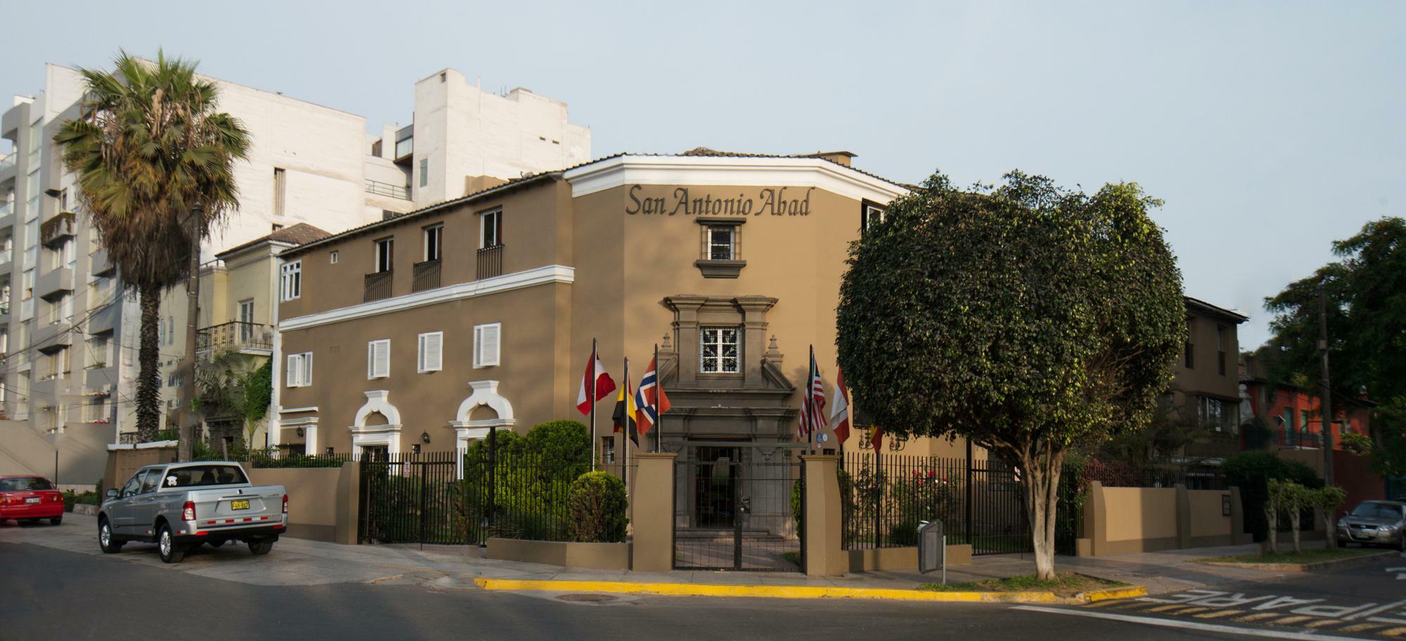 Hotel San Antonio Abad Лима Екстериор снимка